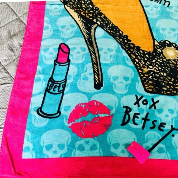 Betsey Johnson Pink & Aqua Party Heel Beach Towel Rare *2017 - Picture 7 of 8